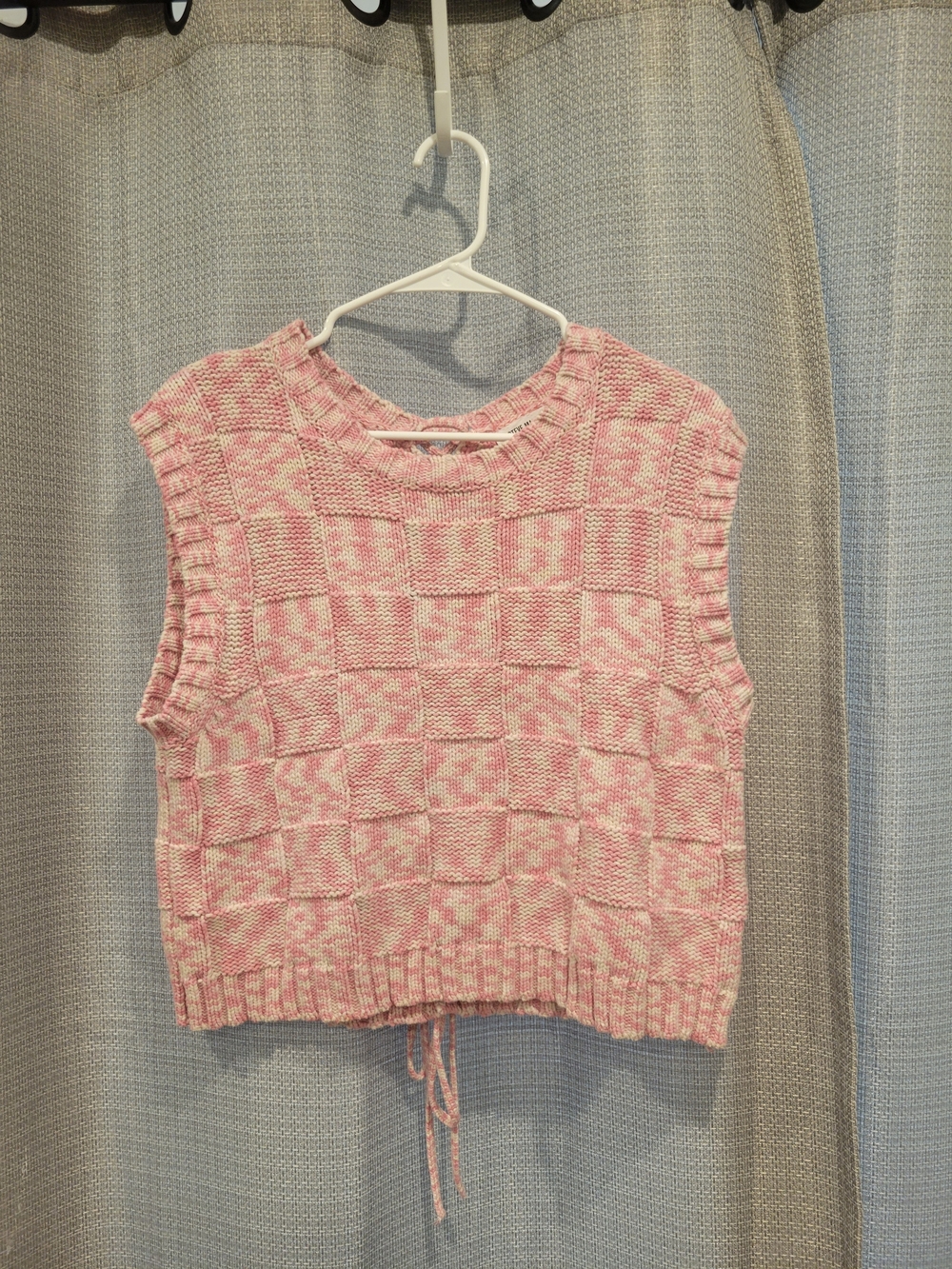 Steve Madden Pink Marled Checkered Knit Crop Sweater Vest